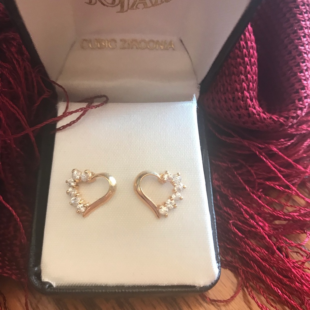 NEW! Earrings 🎄